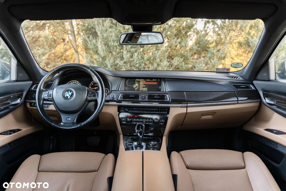 BMW Seria 7 740d xDrive - 9