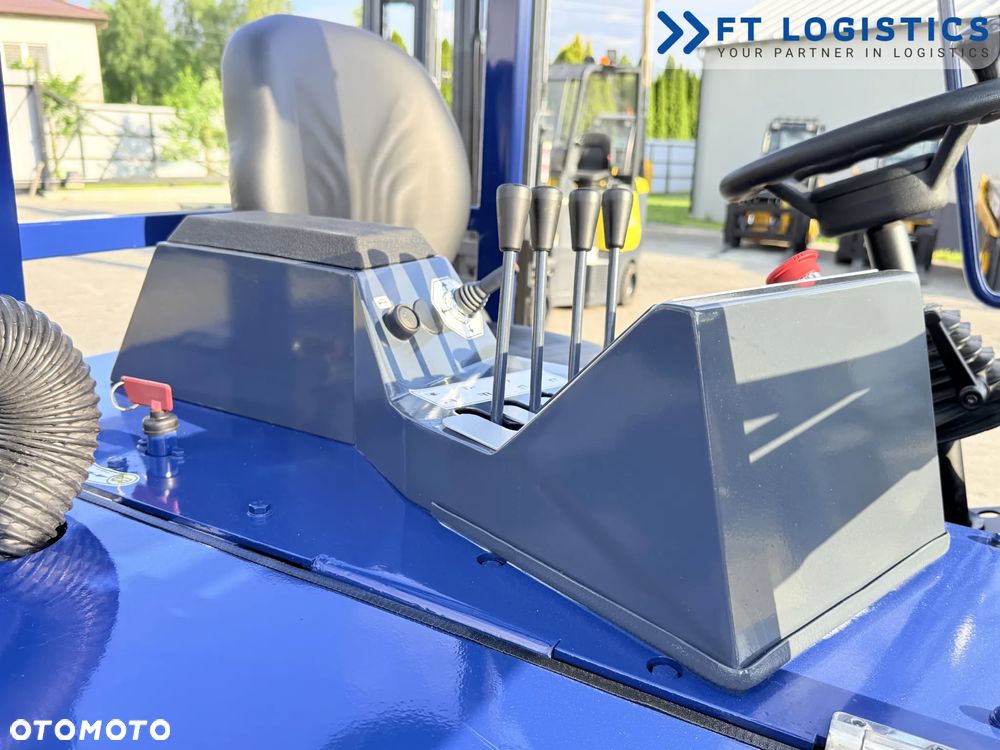 Combilift WÓZEK CZTEROKIERUNKOWY - WIELOKIERUNKOWY | COMBILIFT CB3000| GAS | TRIPLEX 5500MM | POZYCJONER WIDEŁ | PRZESUW WIDEŁ | WOLNY SKOK | NOWE OPONY | PO SERWISIE | STAN IDEALNY | Szeroka oferta wózków czterokierunkowych i bocznych, dopasowanych do różnorodnych potrzeb i zastosowań - 34