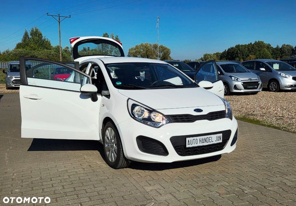 Kia Rio - 23