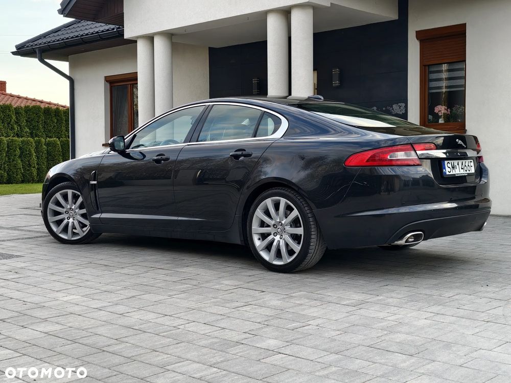 Jaguar XF 2.7 V6 D Luxury - 4