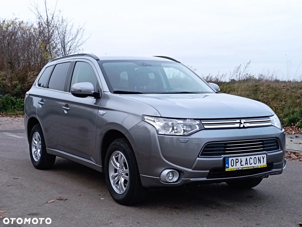 Mitsubishi Outlander - 12