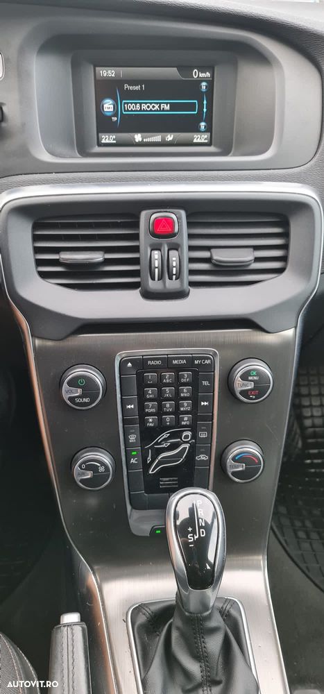 Volvo V40 D2 Aut. Momentum - 11