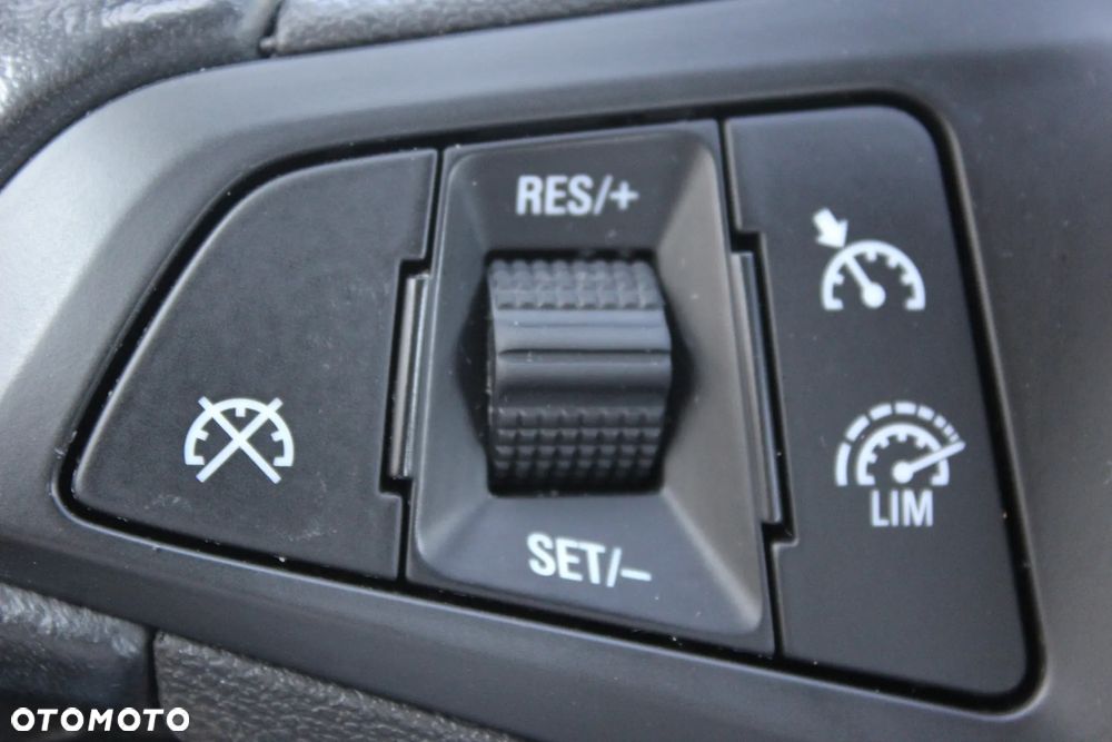 Opel Astra 1.6 D (CDTI) Dynamic - 18