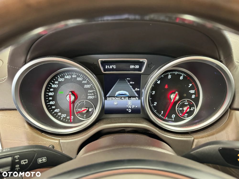 Mercedes-Benz GLS - 24