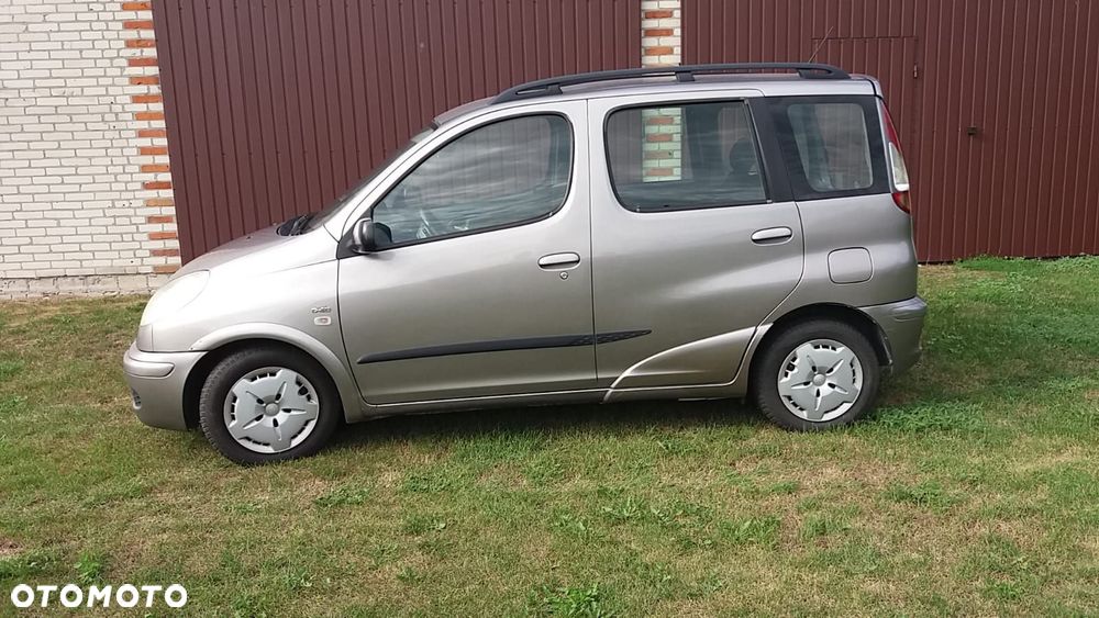 Toyota Yaris Verso 1.4 D-4D - 1