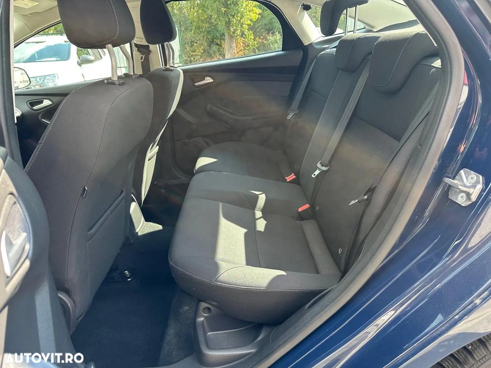 Ford Focus 1.5 TDCi Powershift Titanium - 12