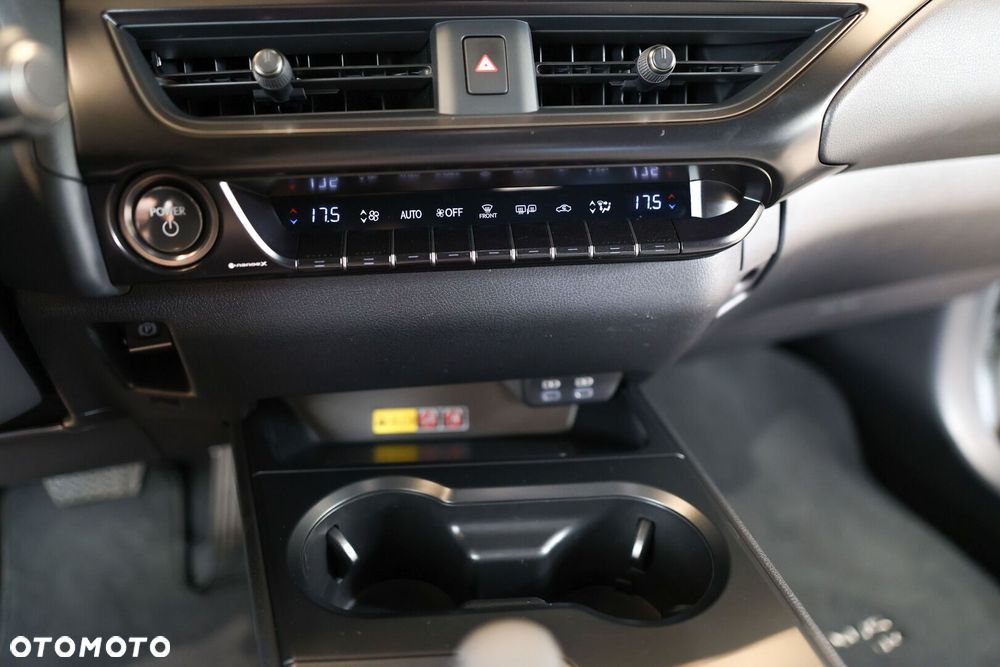Lexus UX 300h F Sport Design - 22