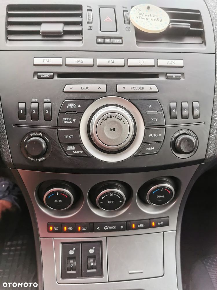 Mazda 3 1.6 Active + - 11