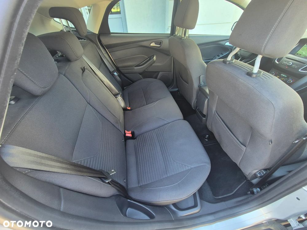 Ford Focus - 16