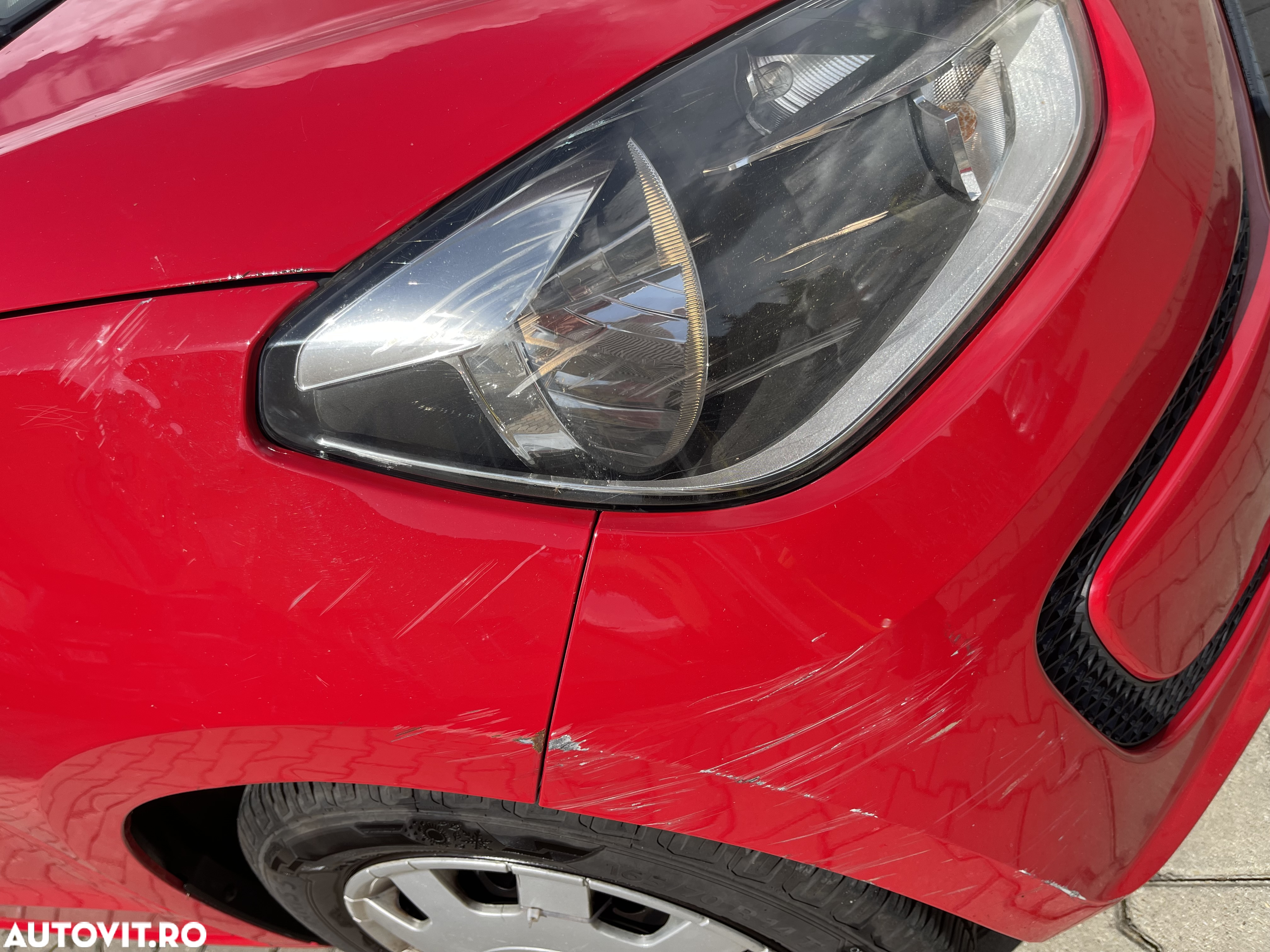 Volkswagen up! BlueMotion Technology colour fortana red - 12