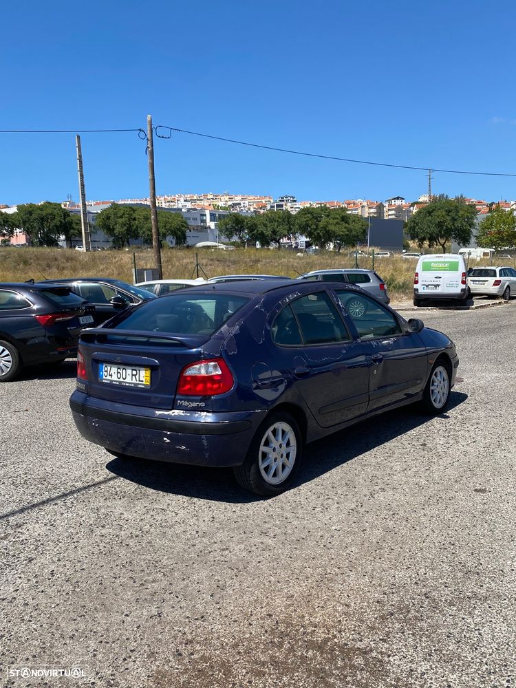 Renault Mégane 1.4 16V RXE - 4