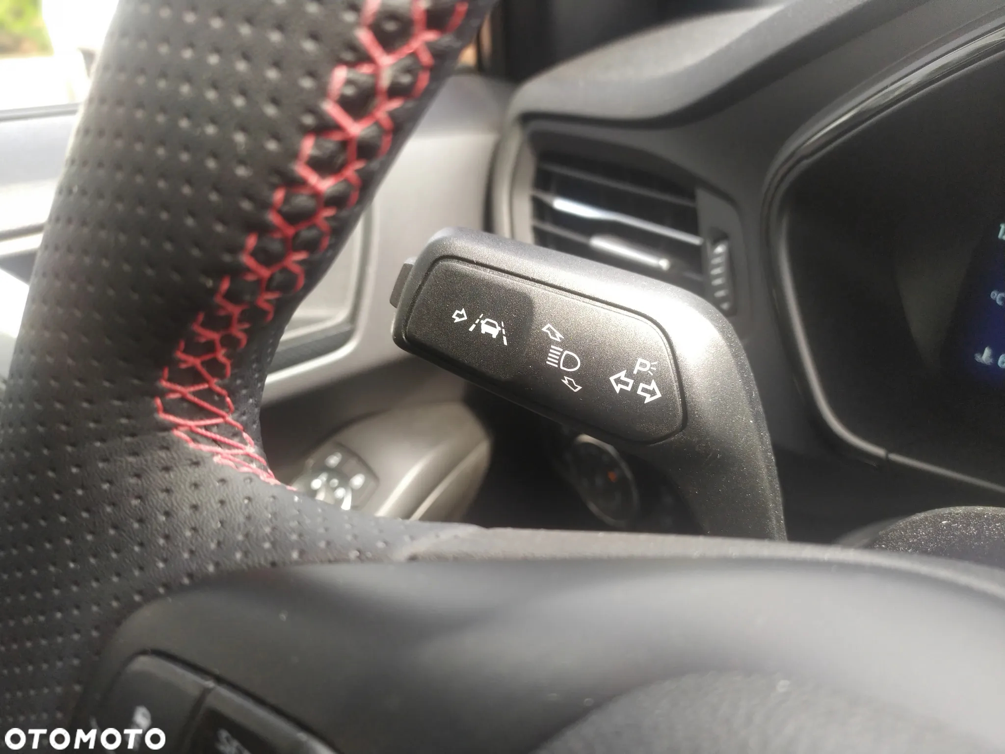 Ford Focus 1.0 EcoBoost ST-Line X - 37