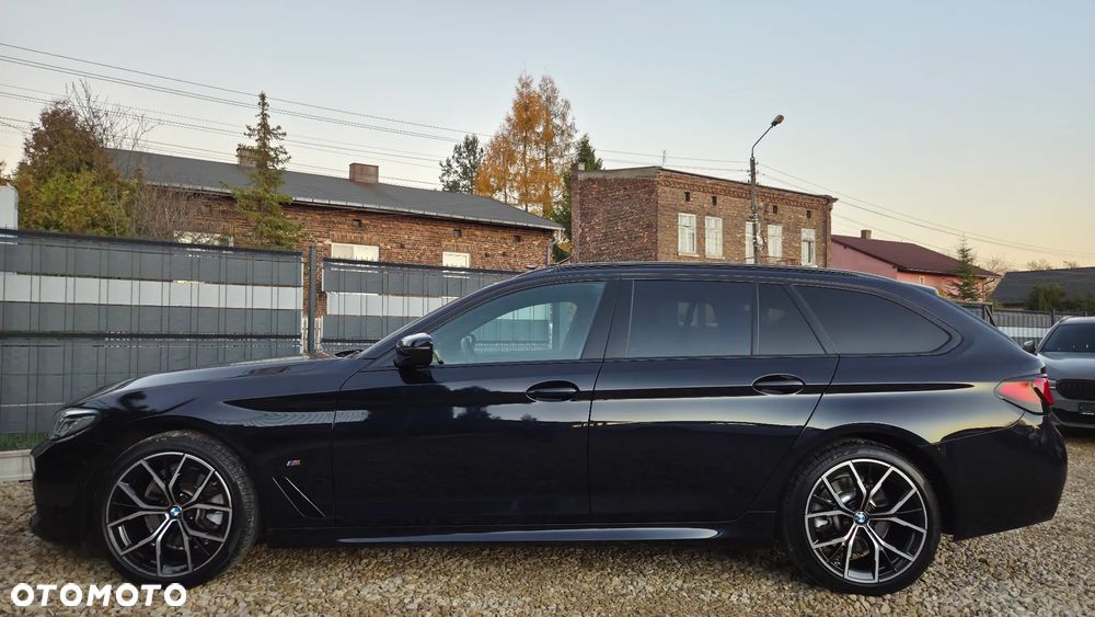 BMW Seria 5 520d xDrive Touring M Sport Edition - 13