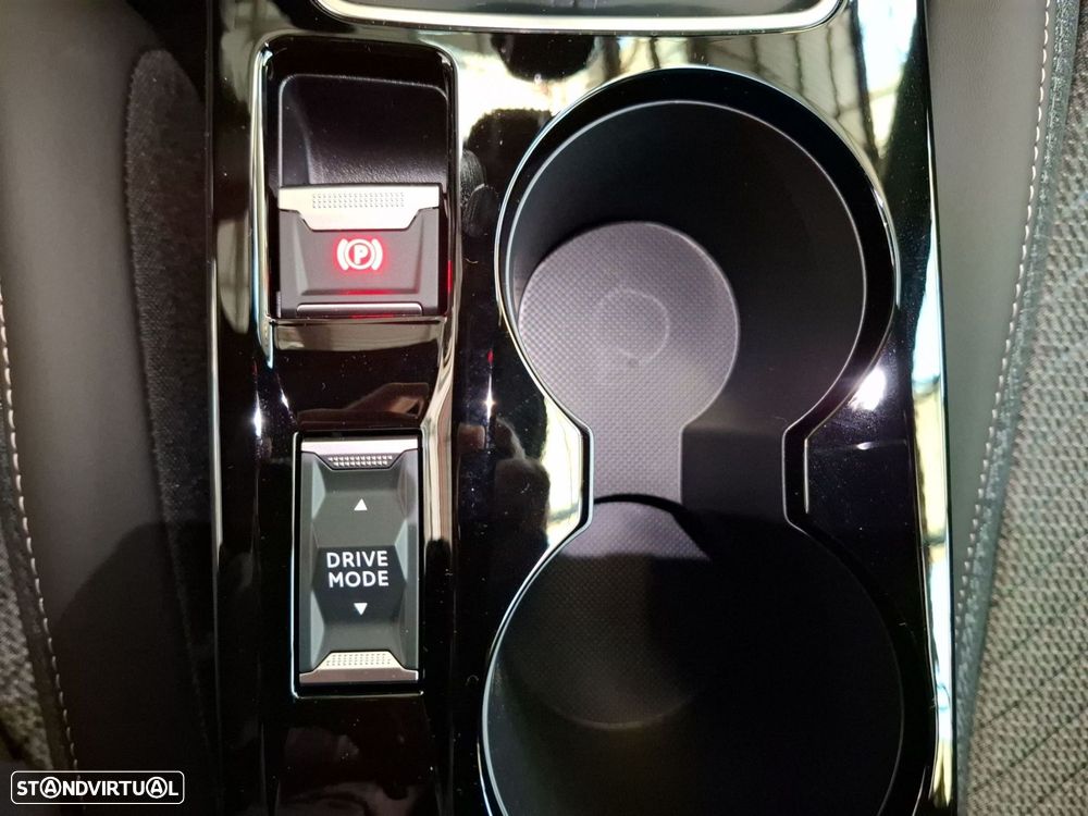 Peugeot 2008 1.2 PureTech Allure - 16