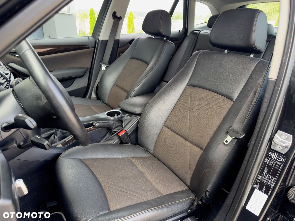 BMW X1 sDrive18d xLine - 30