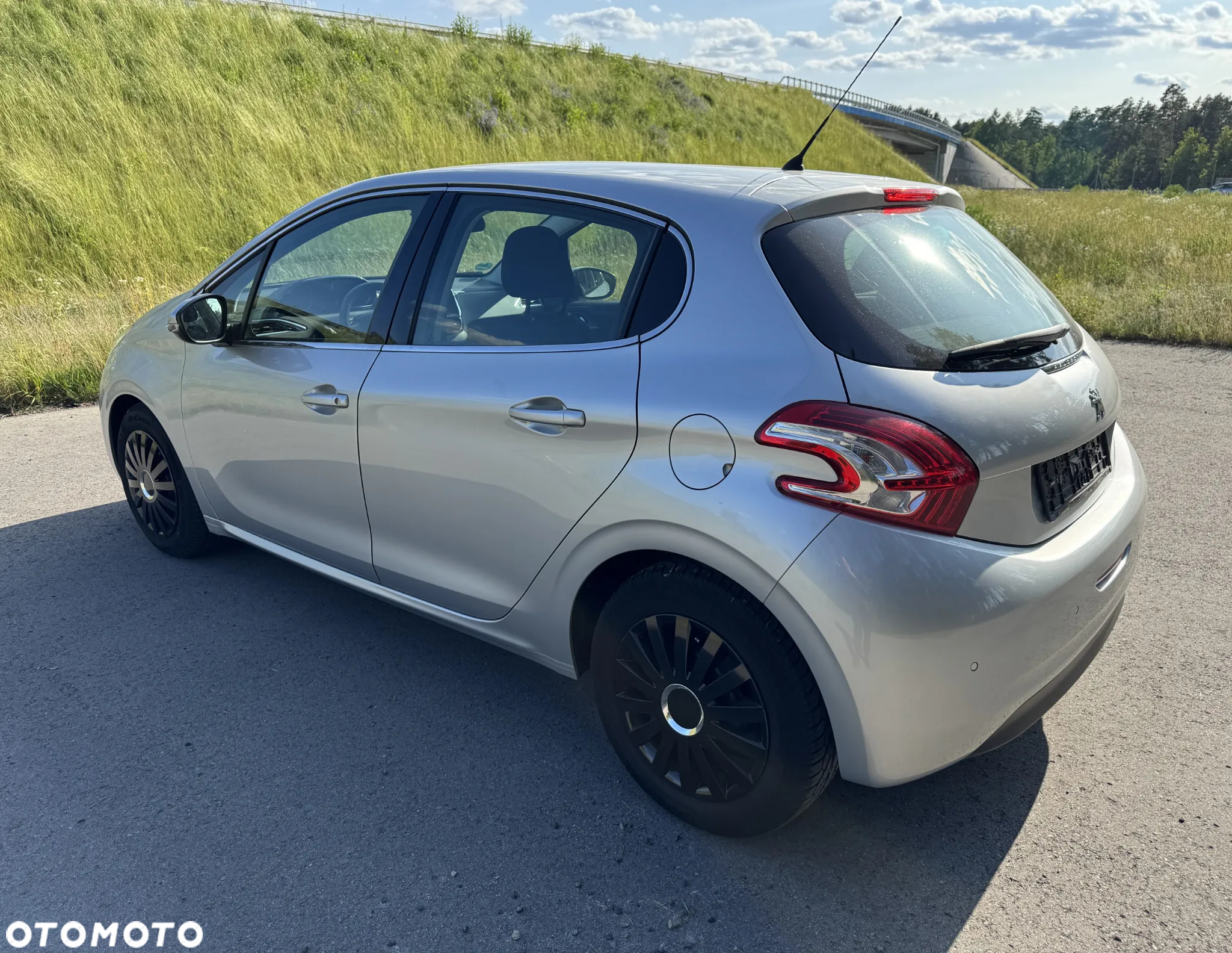 Peugeot 208 120 VTI Allure - 3