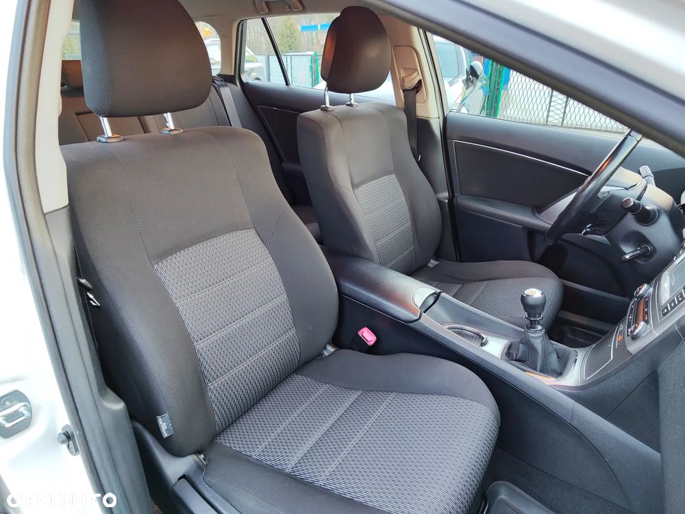 Toyota Avensis 2.2 D-4D Business Edition - 10