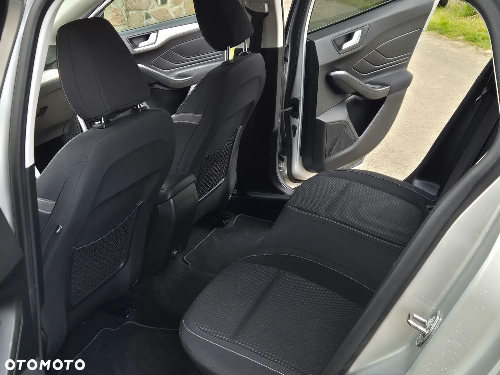 Ford Focus 1.5 EcoBlue Start-Stopp-System TITANIUM - 27