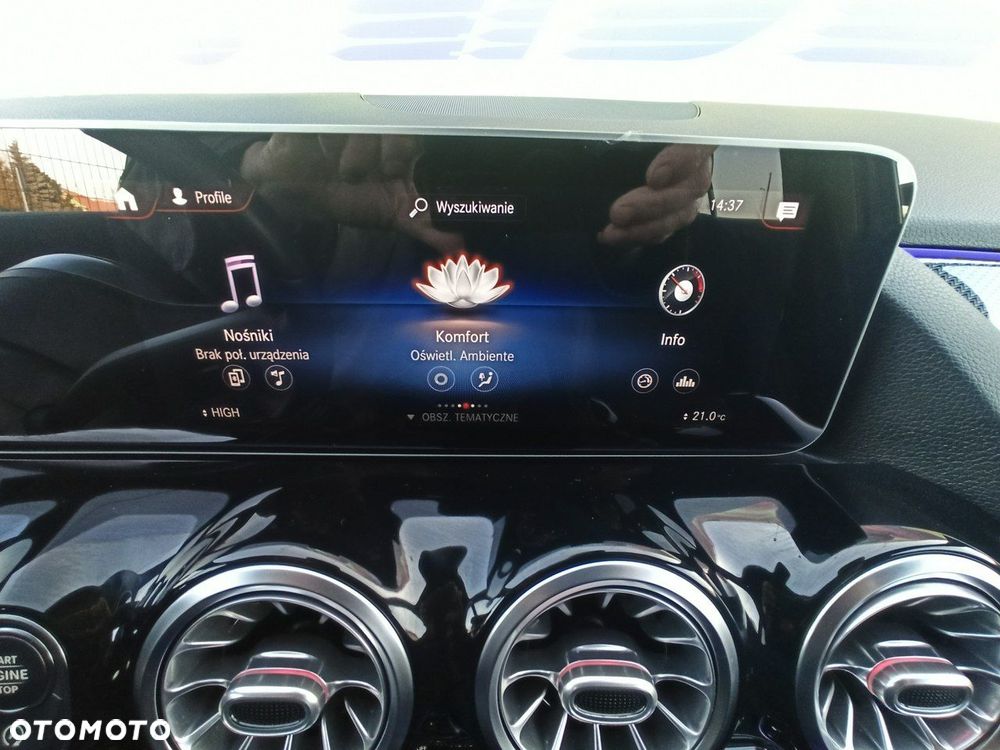 Mercedes-Benz GLA - 21