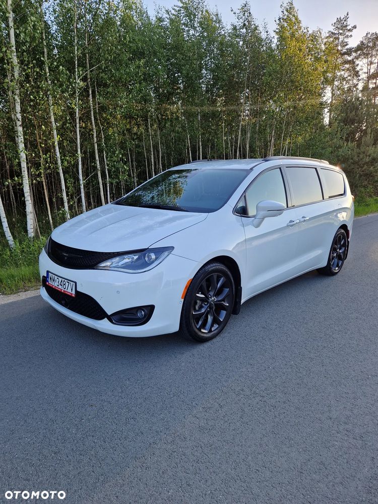 Chrysler Pacifica - 25