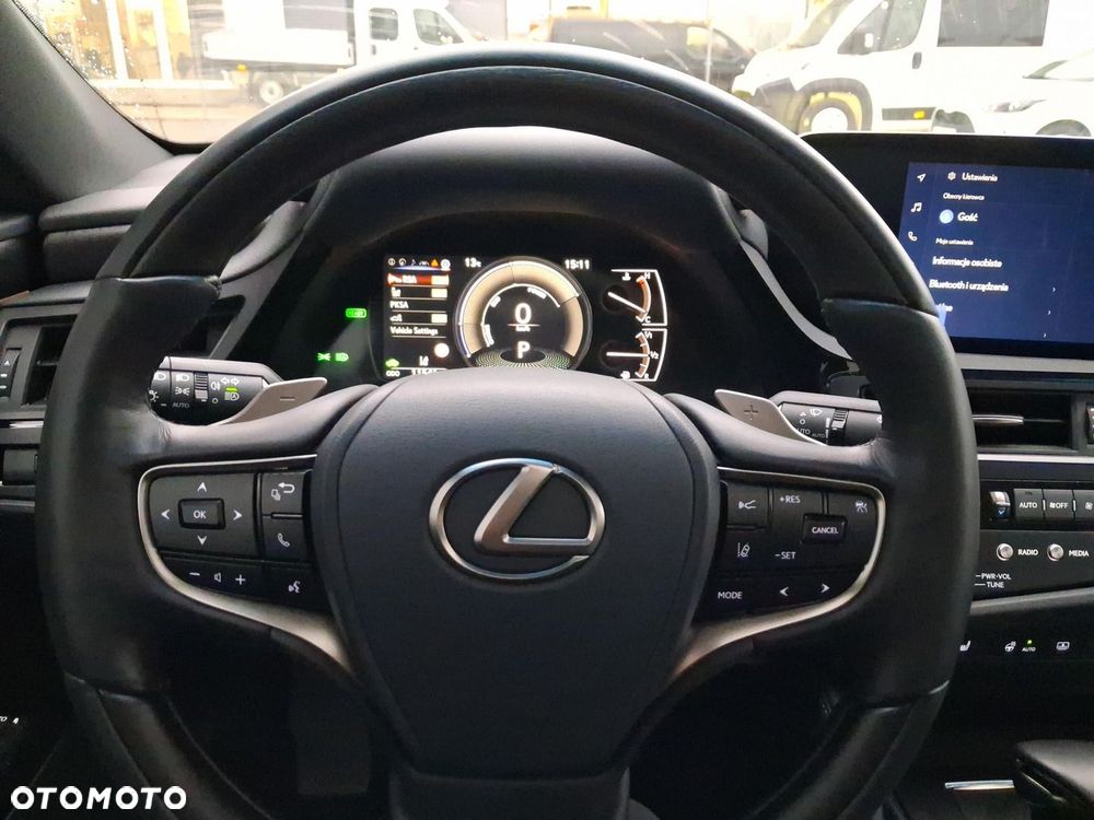 Lexus ES 300h Prestige - 16