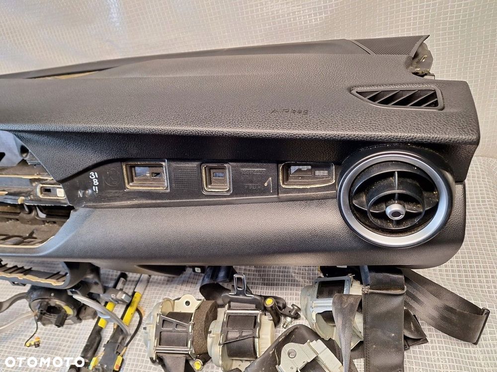 alfa romeo stelvio konsola czarna airbag poduszki  pasy  orginal  demont - 4