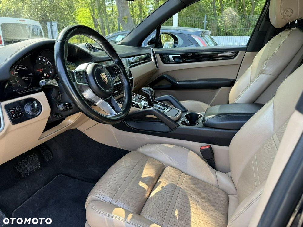 Porsche Cayenne - 9
