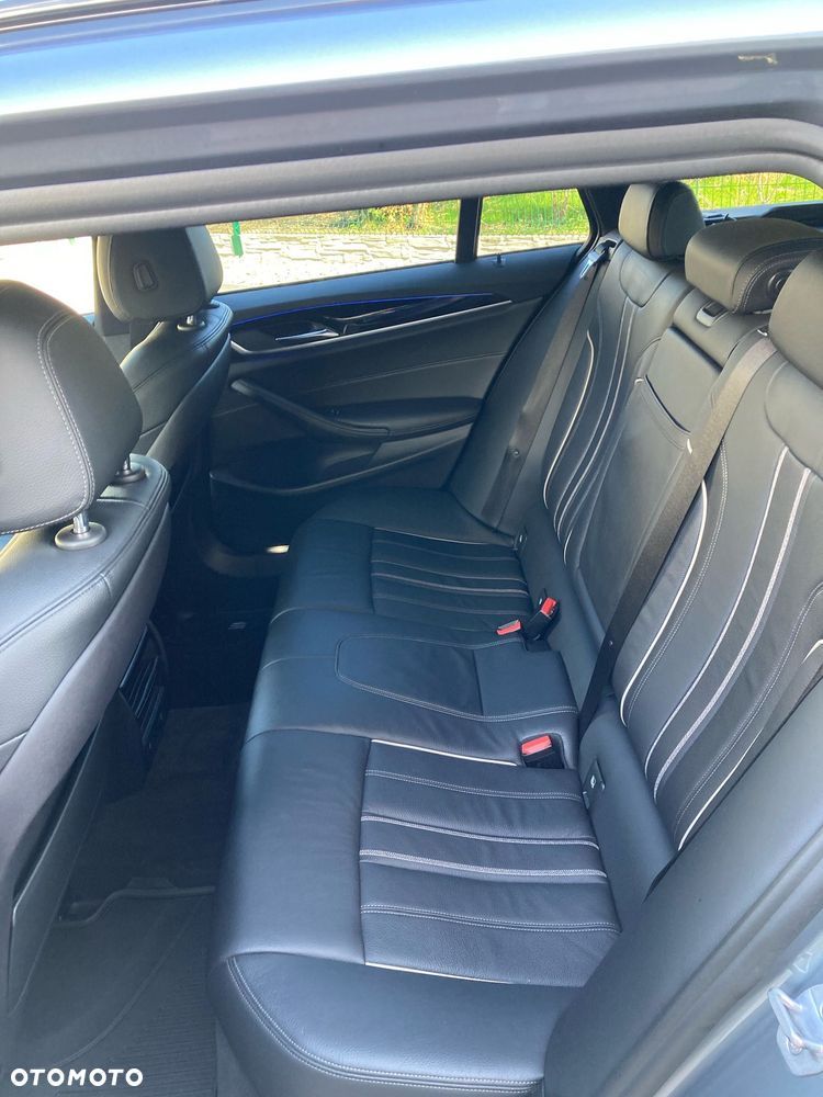 BMW Seria 5 520d M Sport - 4