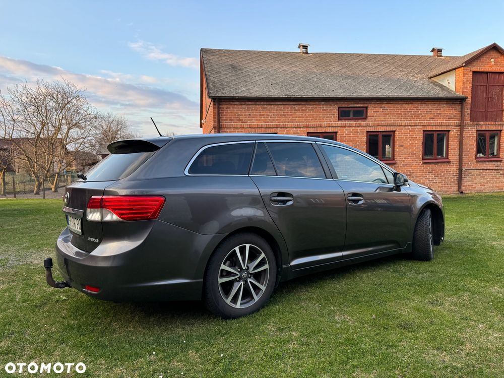 Toyota Avensis 2.0 D-4D - 4
