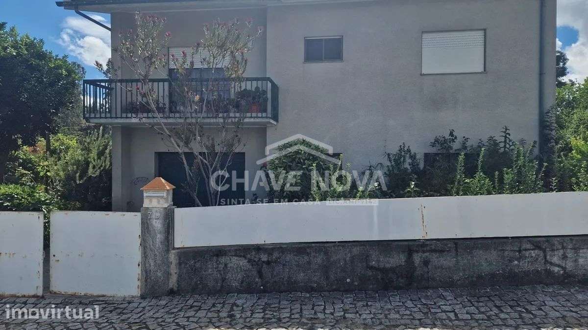 Moradia T3 Isolada com 800 m² de Terreno em Mancelos, Amarante - Grande imagem: 2/24