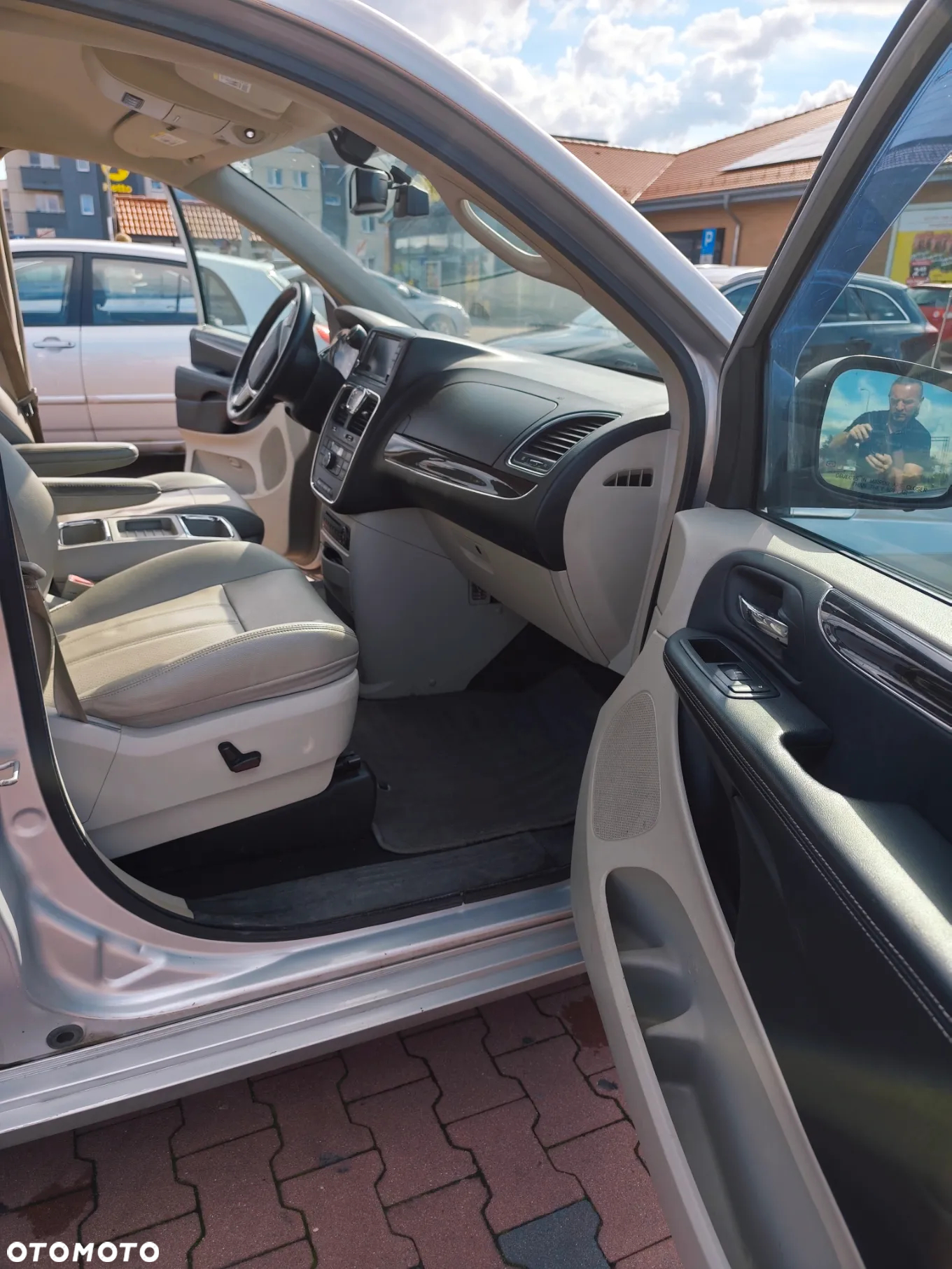 Chrysler Town & Country 3.6 Touring - 16