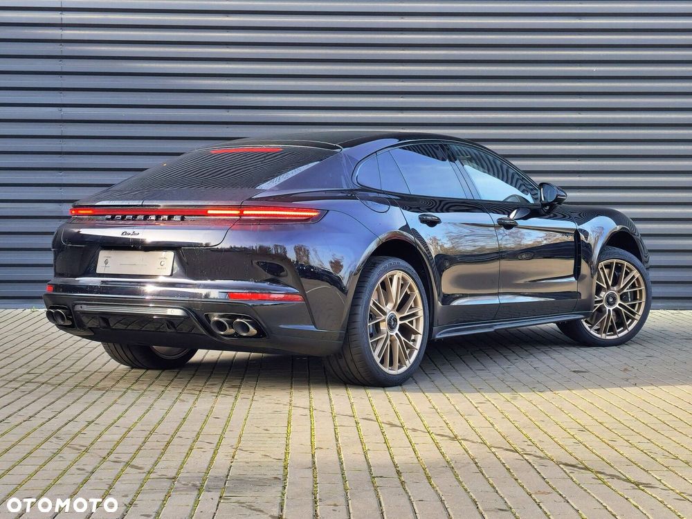 Porsche Panamera - 4