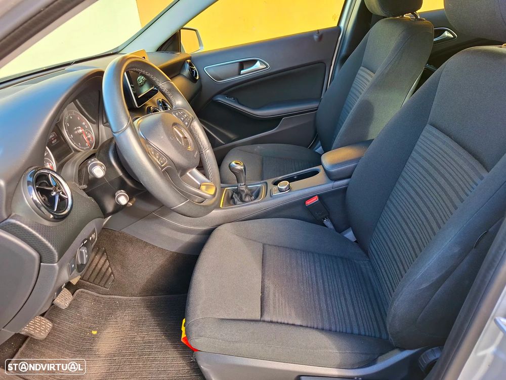 Mercedes-Benz A 180 - 15
