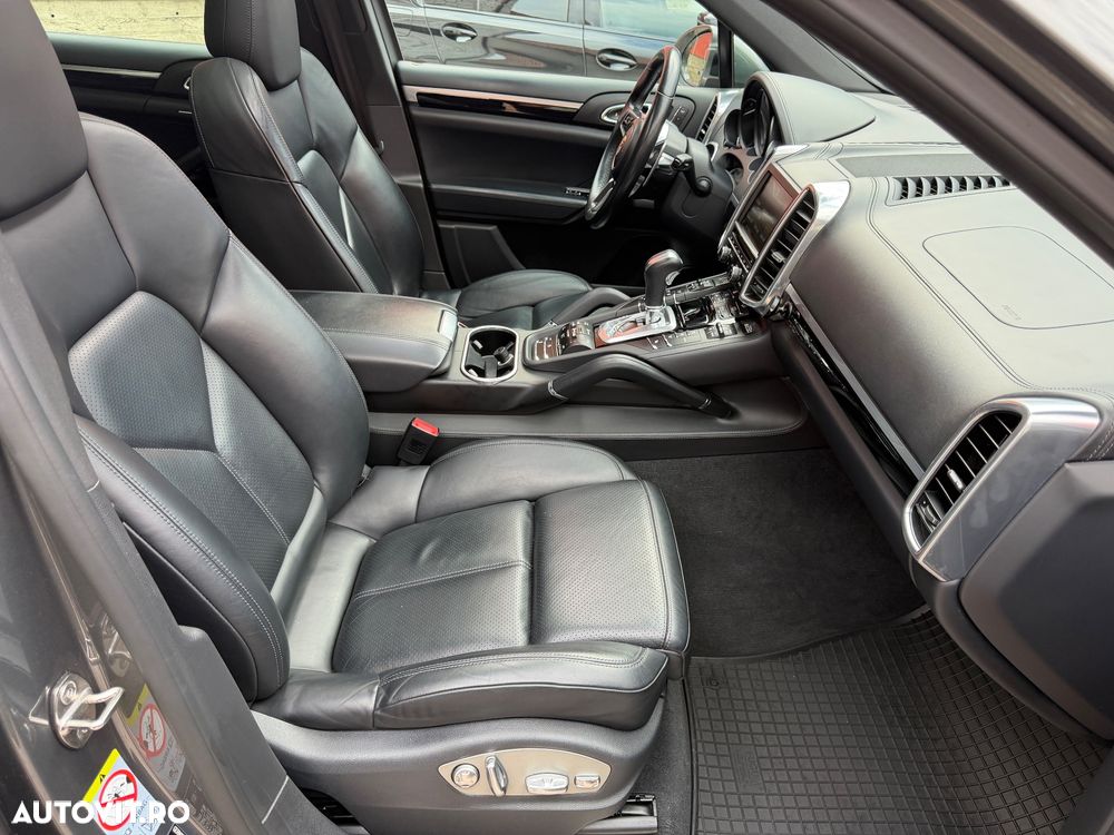 Porsche Cayenne Platinum Edition - 12