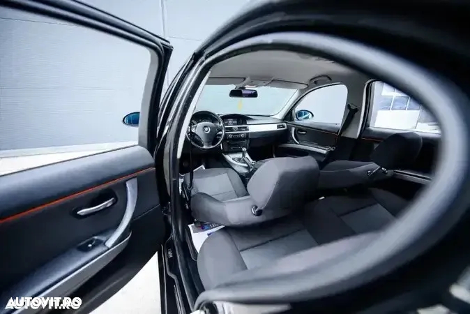 BMW Seria 3 320i Edition Sport - 16