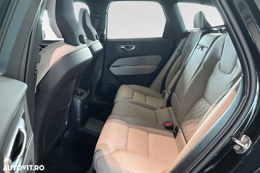 VOLVO XC60 2025 — imagine 21