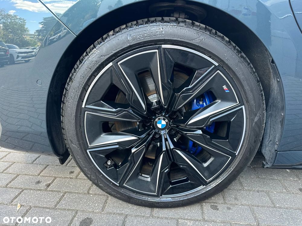 BMW Seria 7 M760e PHEV xDrive Individual Edition sport - 27