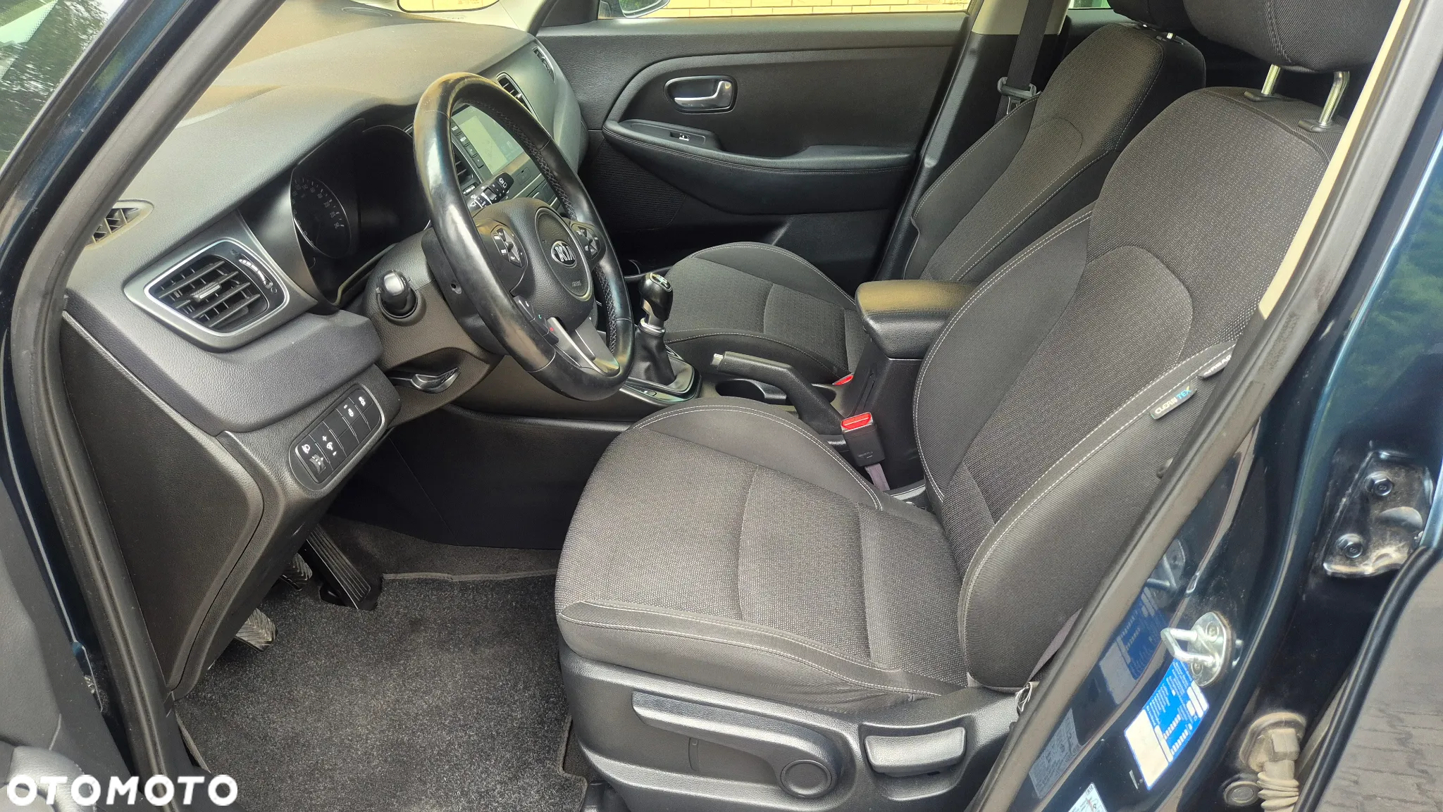 Kia Carens 1.6 GDI Dream Team Edition - 10