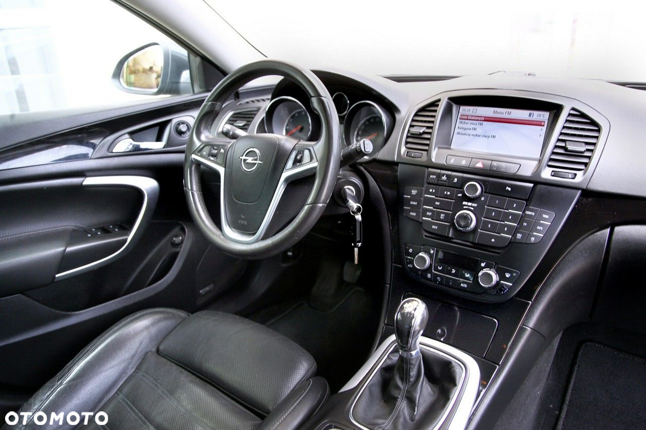 Opel Insignia 2.0 Turbo 4x4 Design Edition - 11