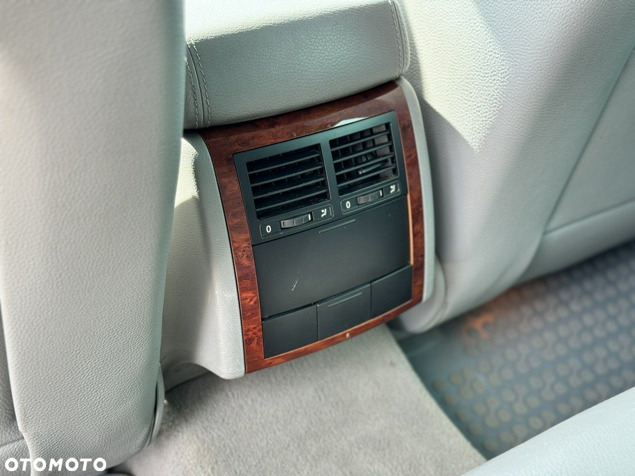 Volkswagen Touareg - 25