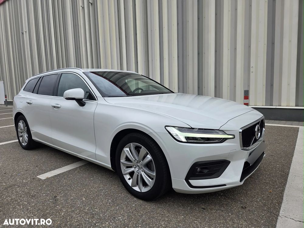 Volvo V60 B4 MHEV AT8 FWD Momentum Pro - 20