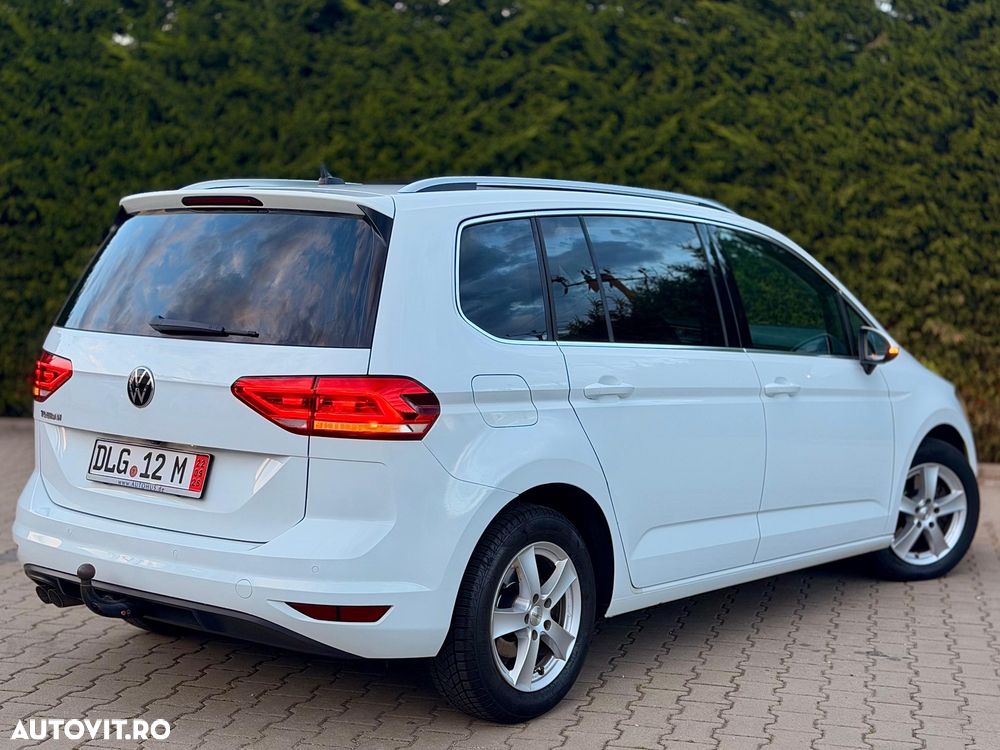 Volkswagen Touran 2.0 TDI DSG Highline - 5