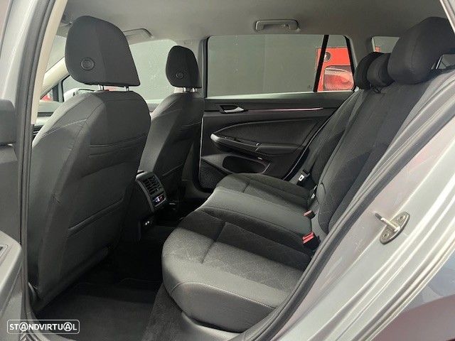 VW Golf Variant 2.0 TDi Style DSG - 11