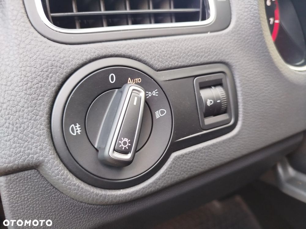 Volkswagen Polo 1.0 (Blue Motion Technology) Comfortline - 17