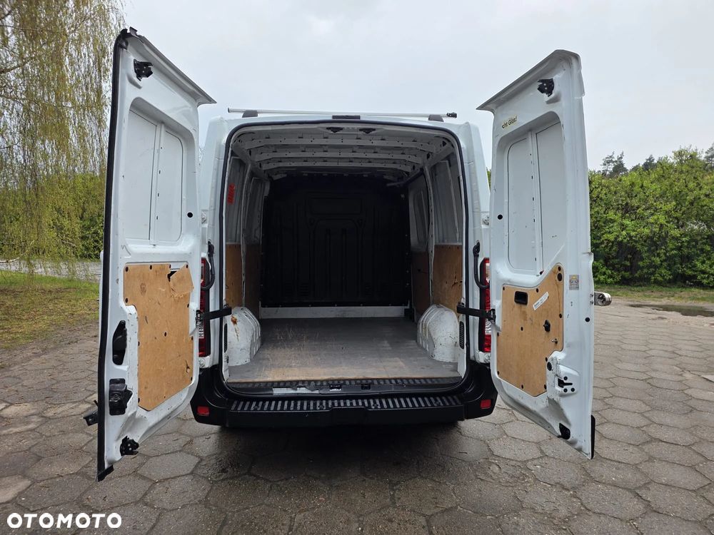 Nissan NV400 - 9