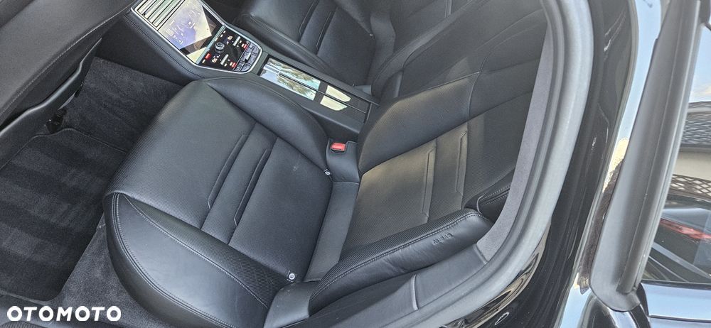 Porsche Panamera Turbo Executive - 14