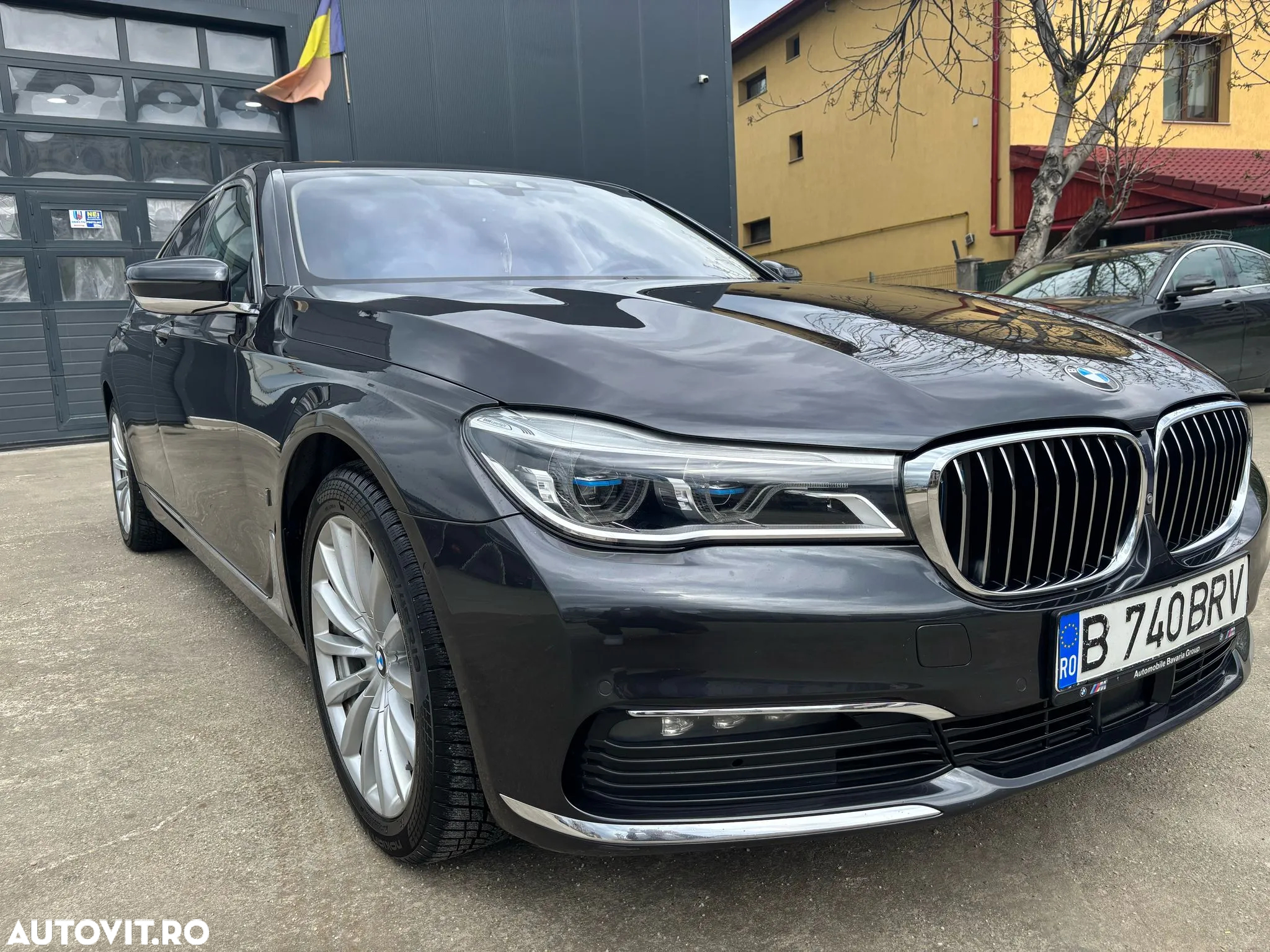 BMW Seria 7 740e iPerformance - 3