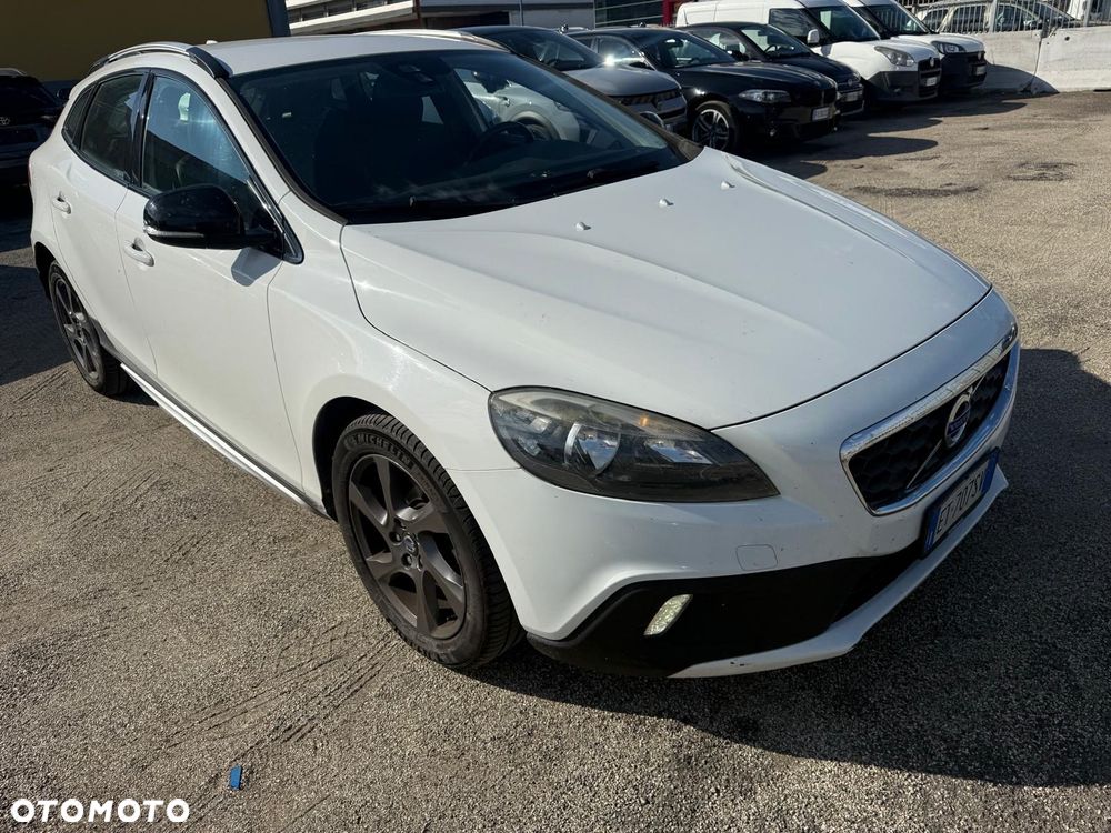 Volvo V40 Cross Country - 4