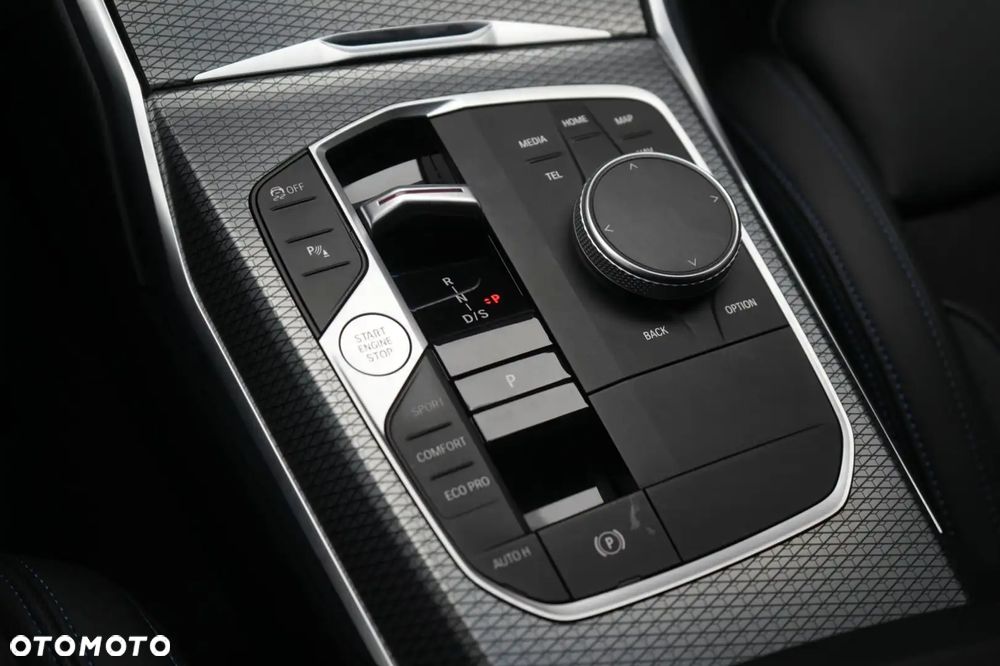 BMW Seria 3 330i xDrive M Sport - 14