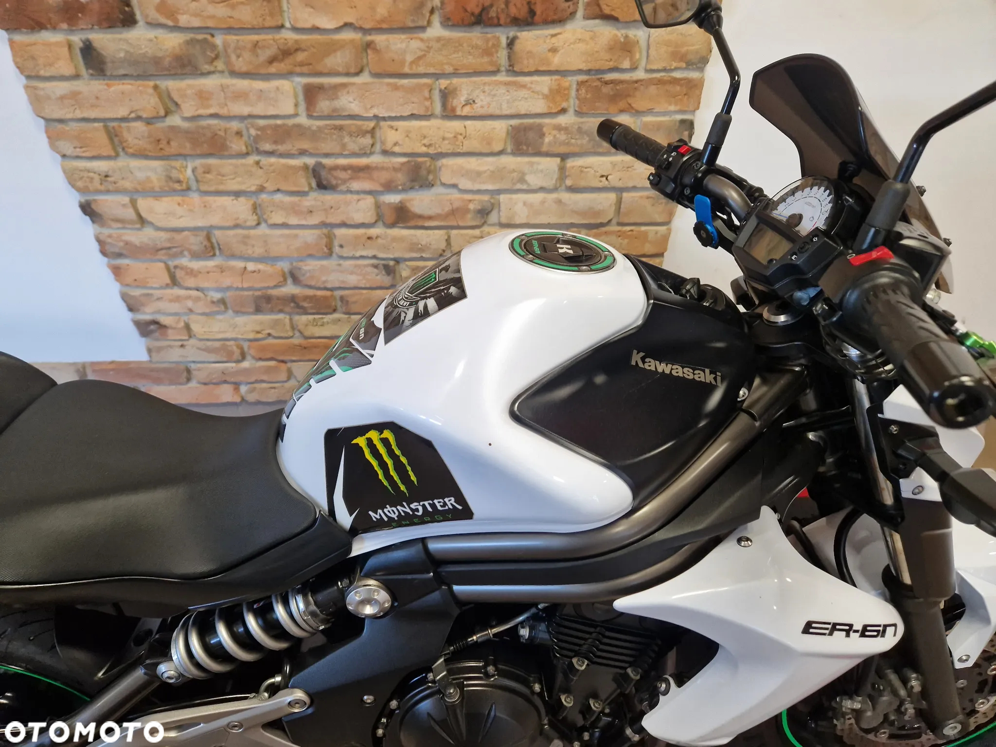 Kawasaki ER - 33